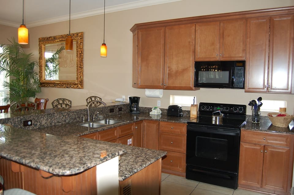 Full Kitchen 