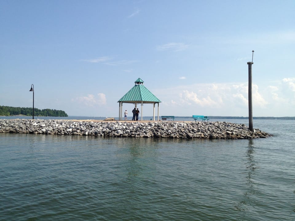 Grand Rivers Walking Trail & Jetty scenery - a short walk from lakehouse