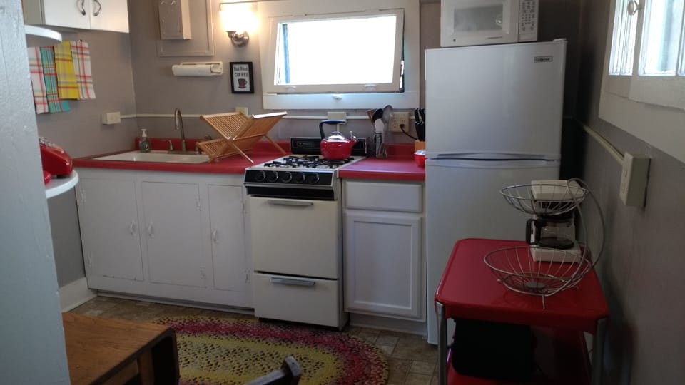 Fully furnished kitchen