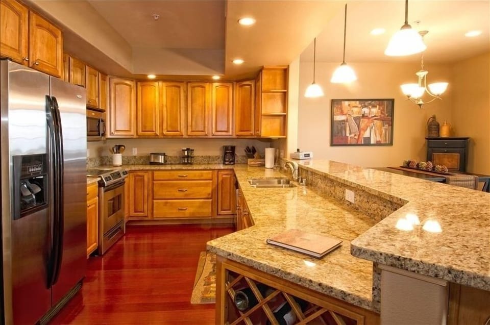 Fully stocked kitchen for the chef in you.