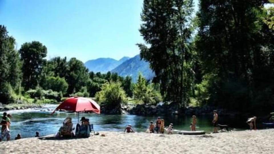 Barn Beach (on the Wenatchee River) is a 2 minute walk.