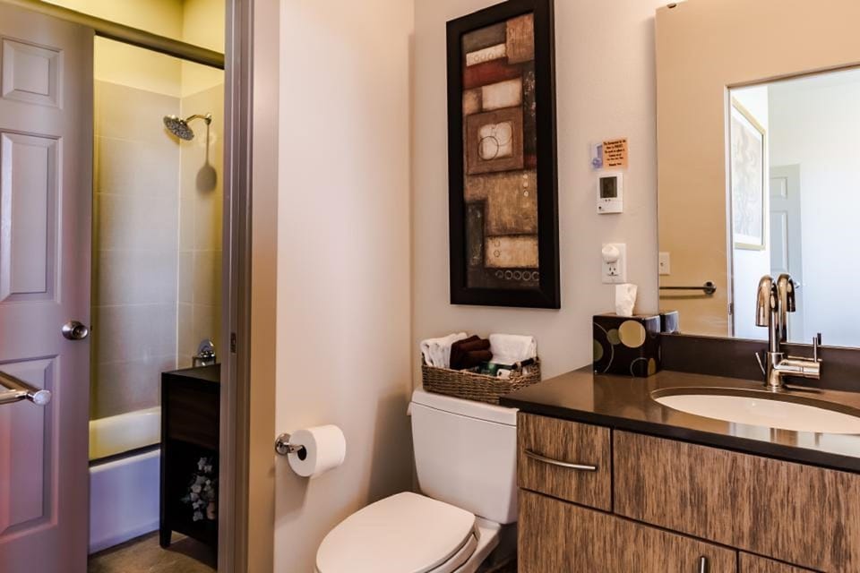 bathroom directly off bedroom. Connects to the tub/shower room. (locking doors)