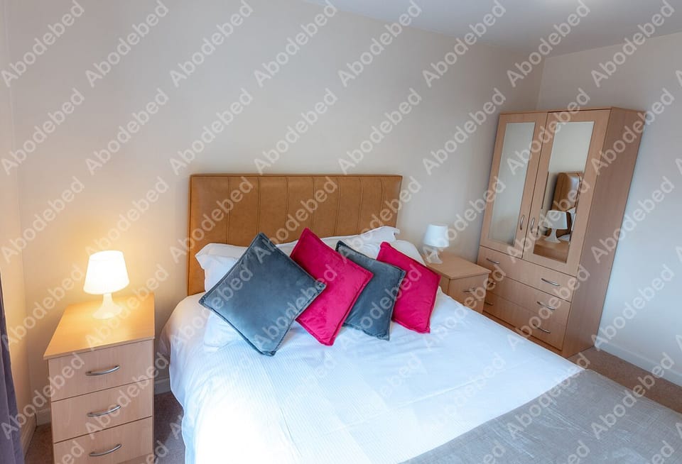 Sumptuous Hypnos bed