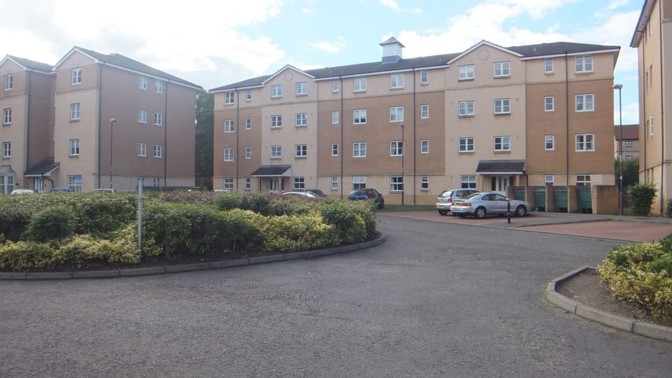 Modern central apartment with free private parking