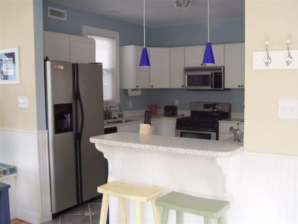 additional kitchen view