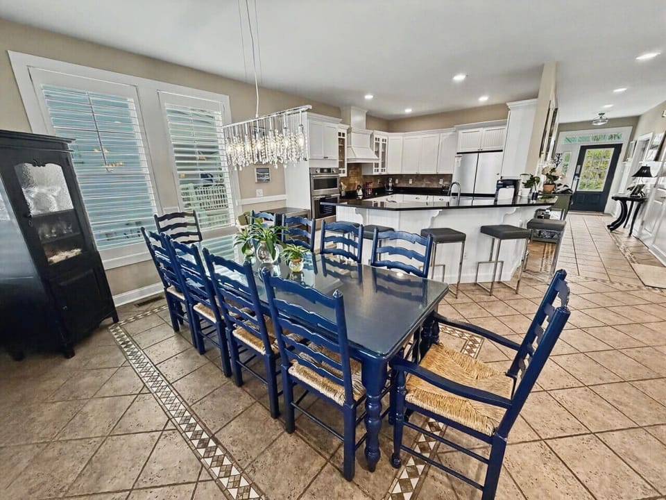 Dining for 15 with stunning marsh views