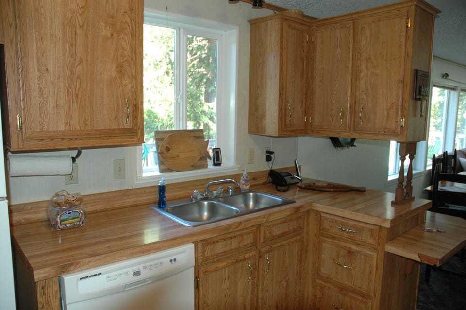 Great view for the Sink while loading the Dishwasher!