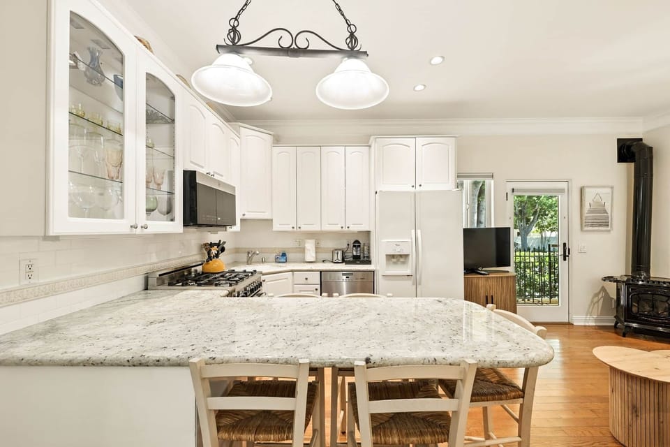 31 web or mls 201 bath st