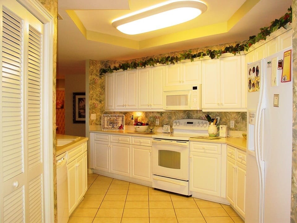 Plenty of cabinet space!