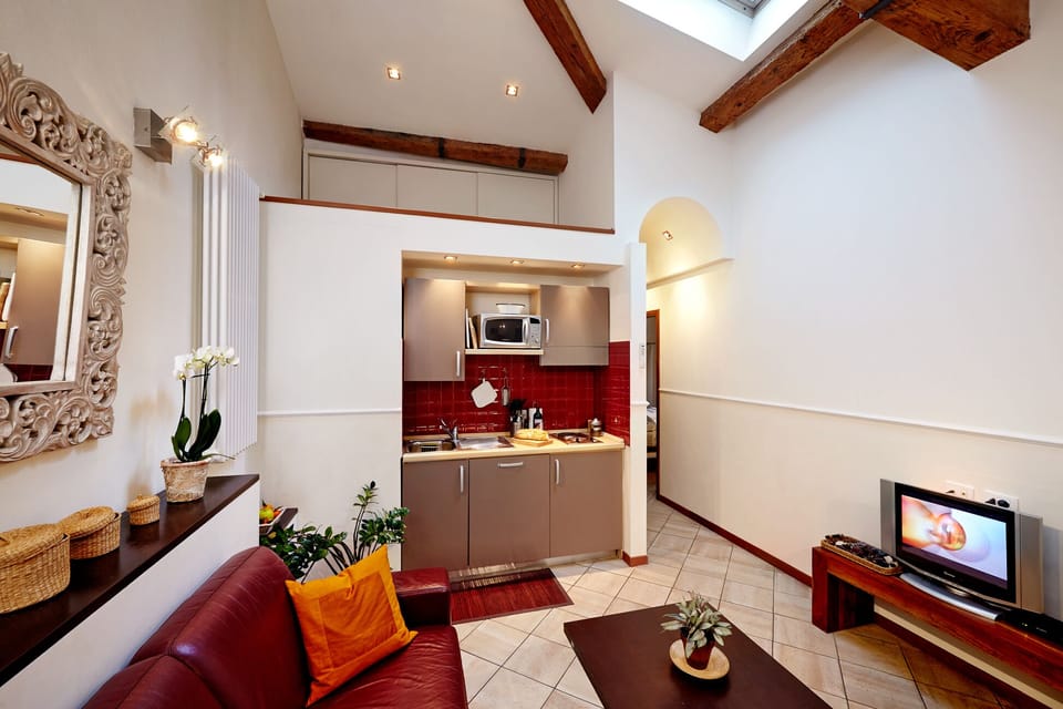 The Flora: Dining-living room