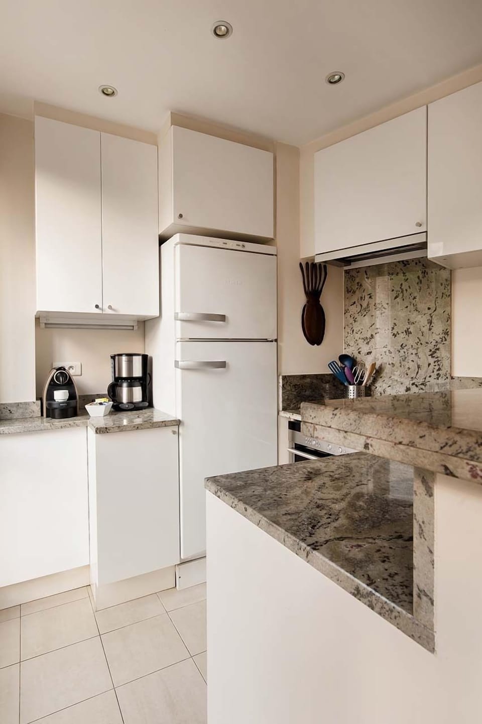 Modern appliances in the kitchen.