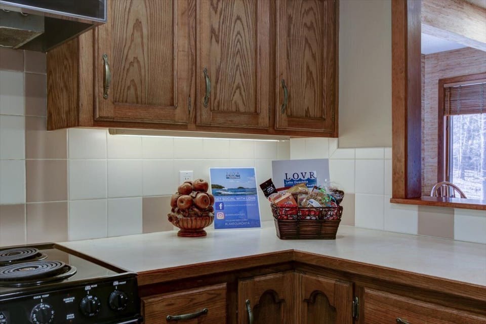 Welcome packet & snack basket with homemade goodies just for you