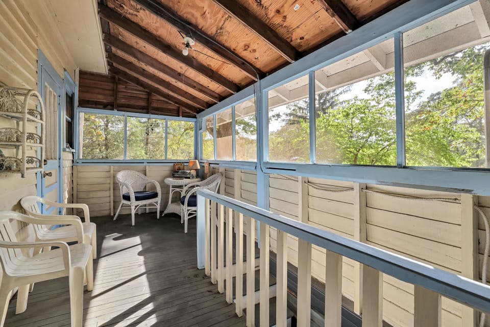 Upstairs Backporch