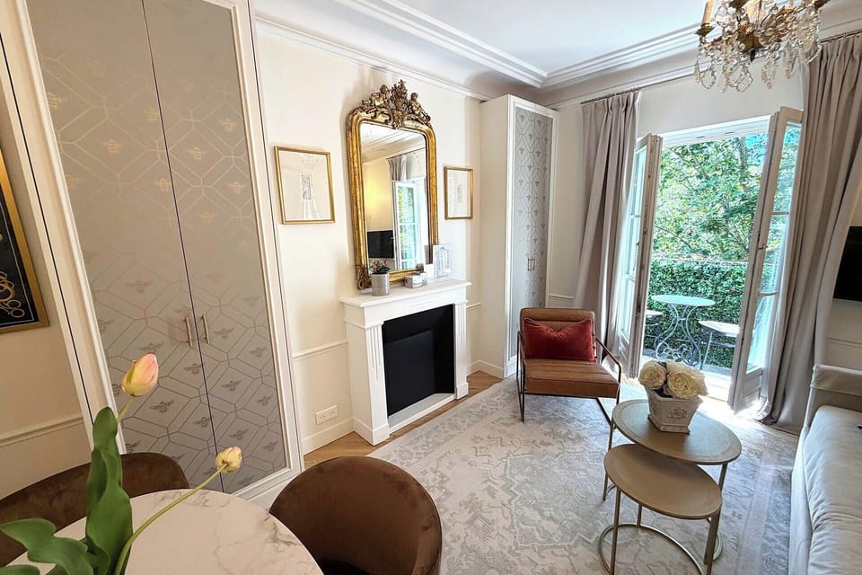 Toast to your Parisian vacation on the balcony!