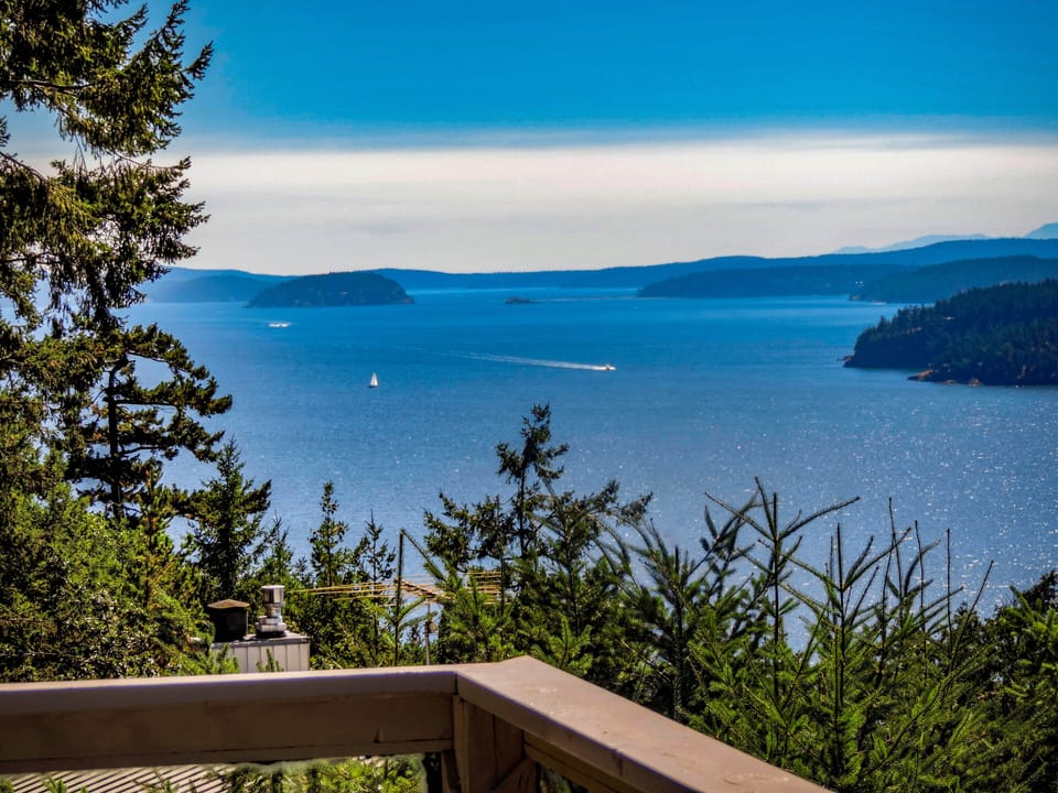 Enjoy incredible water views and boat traffic 