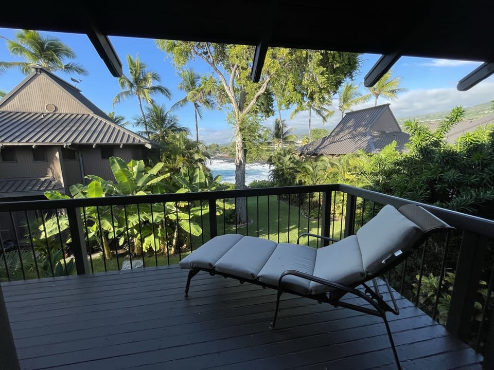 Master Bedroom Lanai overlooking the garden and ocean