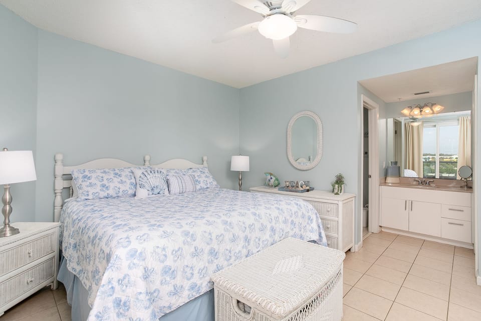 Main Bedroom with King Bed and attached bath