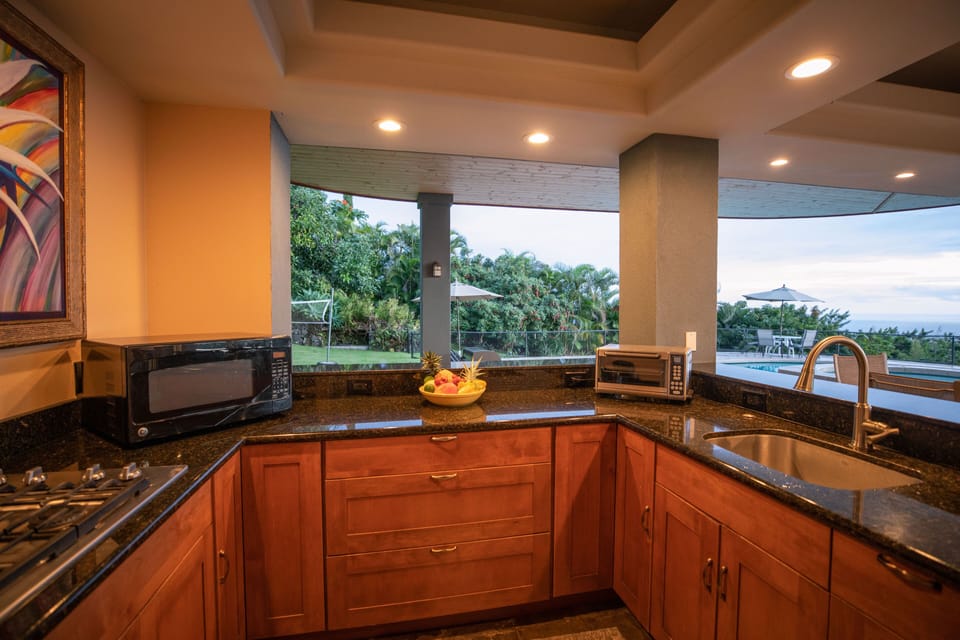 Outdoor kitchen ...