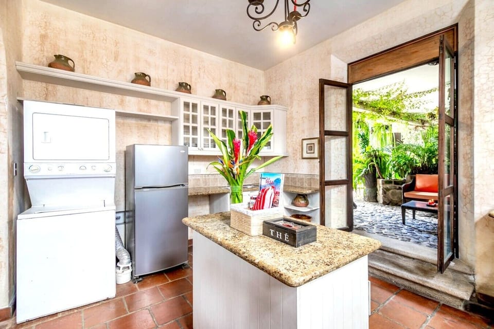 kitchen--large-photo-2_55471442248_o