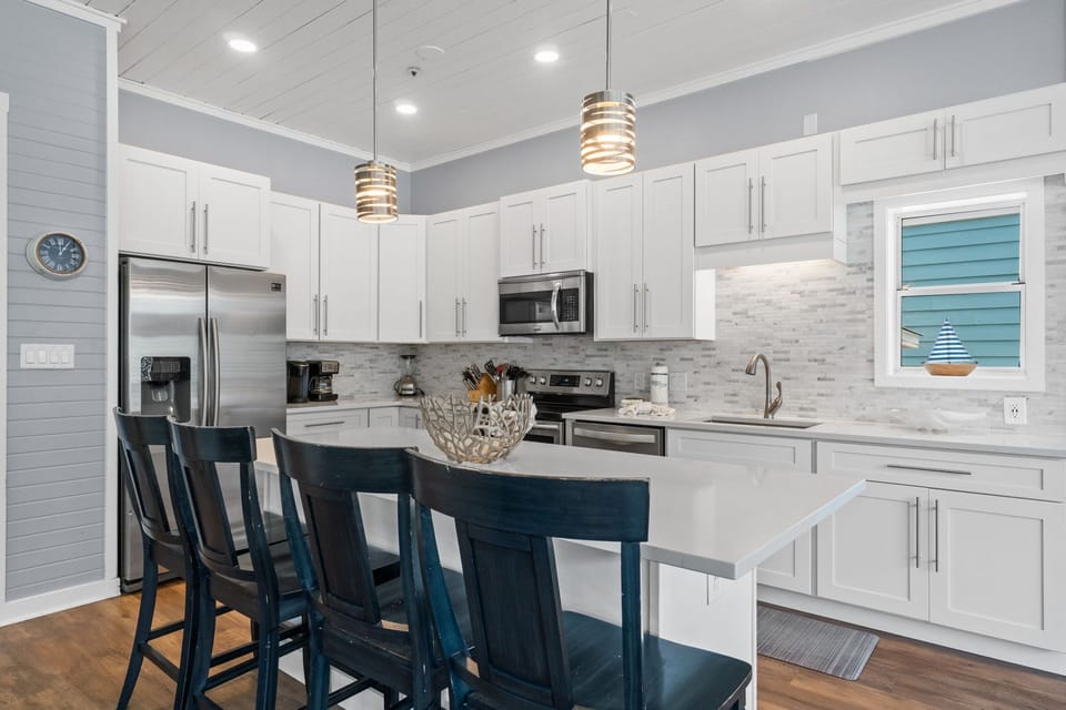 Fully stocked and open kitchen to cook family meals.