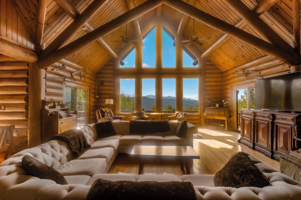 Living Room w Grand Fire