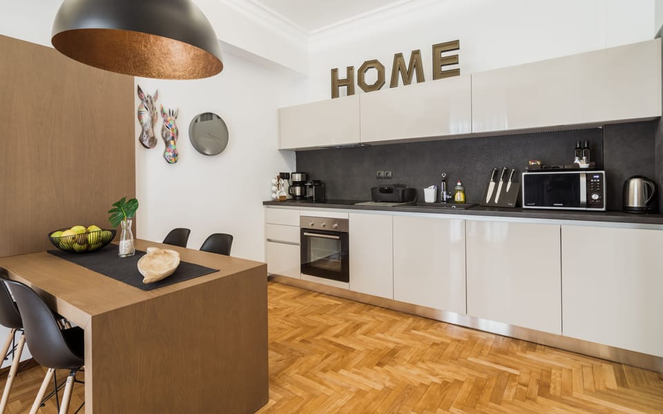 Dining Room & Kitchen