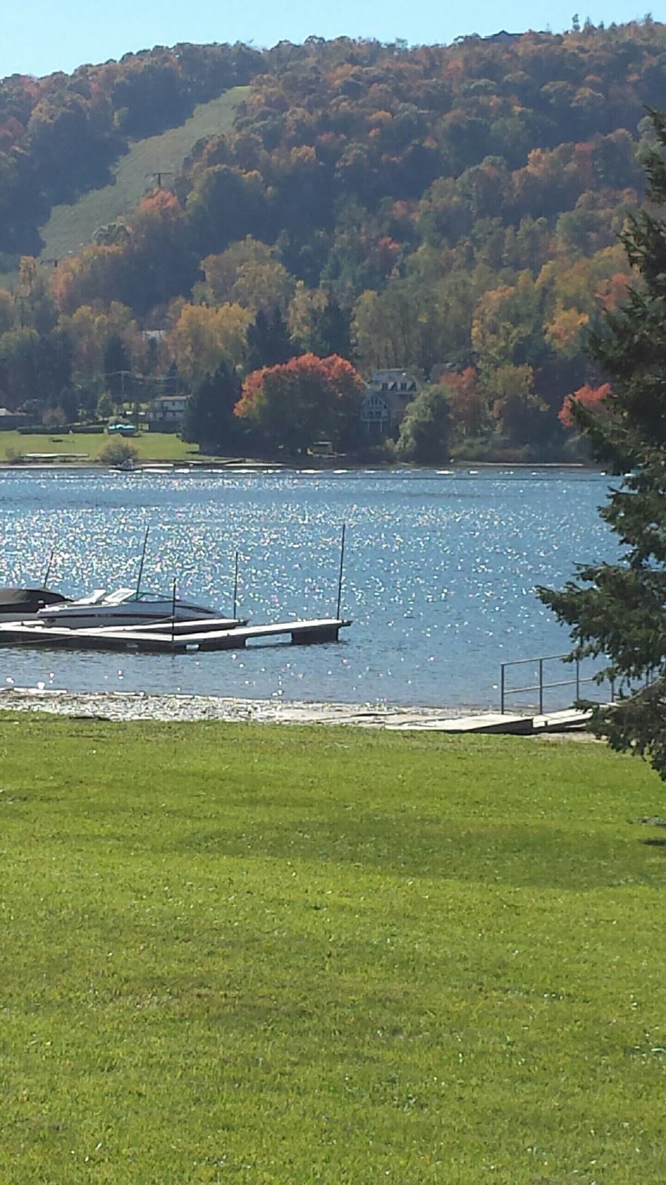 Sunplace lakefront park for residents and guests 