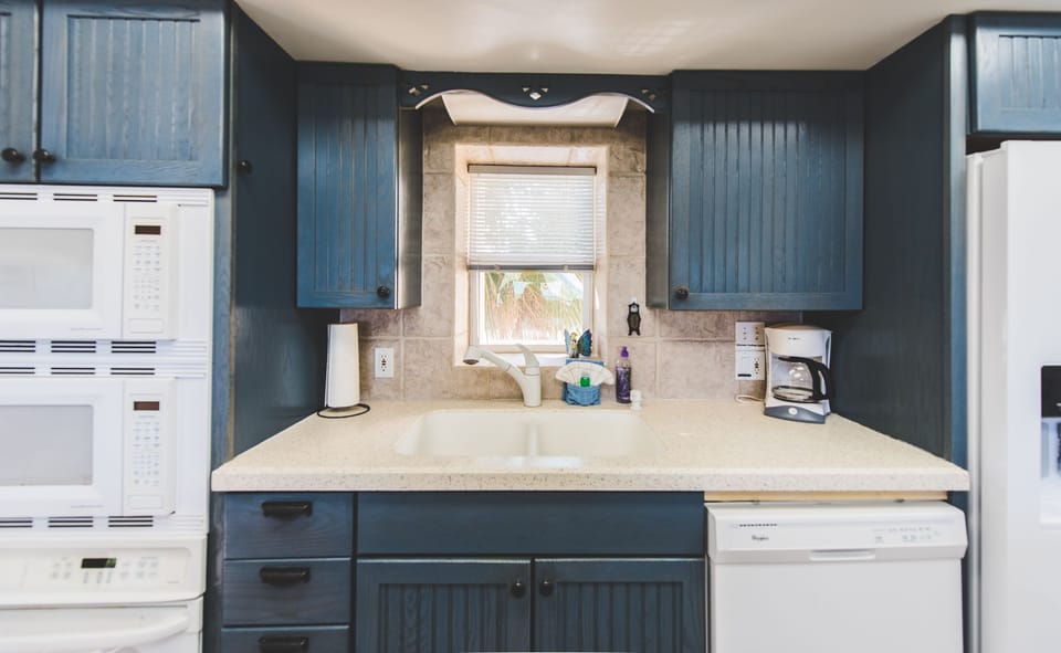 Fully stocked kitchen!