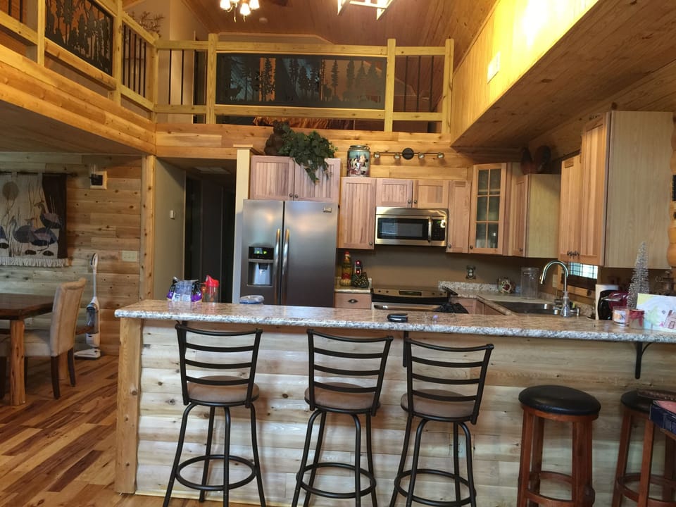 Kitchen with bar counter