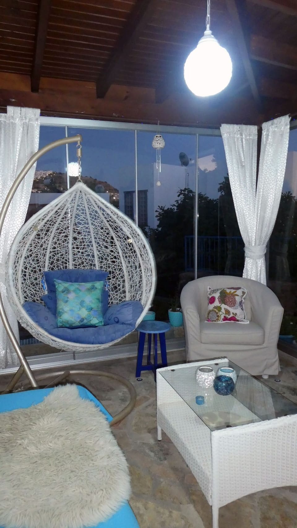 Relax in the sunroom. Sliding windows.
June 2020