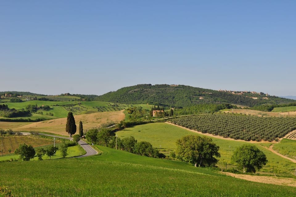 Gorgeous panoramic roads to other nearby towns that make having a car worthwhile