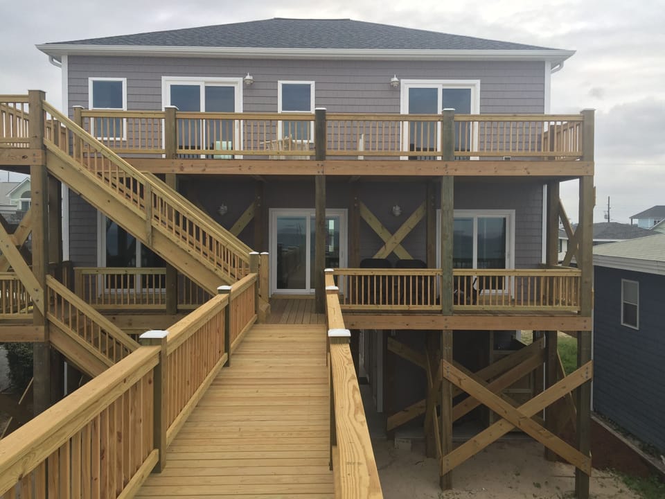 oceanfront. Extra wide walkway, hot and cold shower (1 of 2 outdoor showers) 