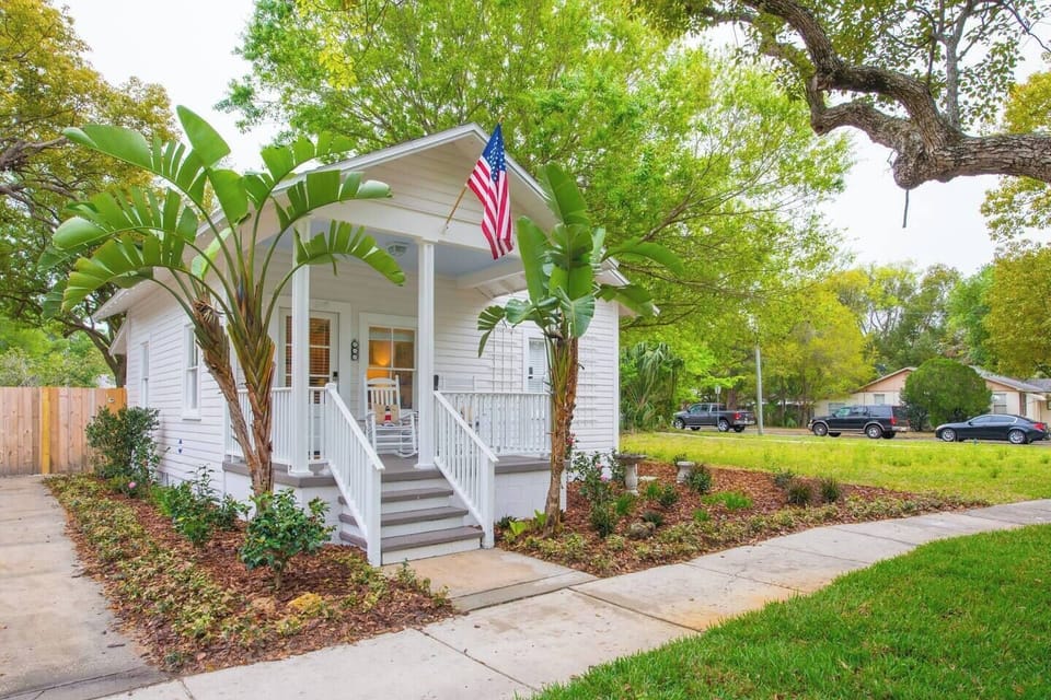 "The Shed" Sanford's Premier Vacation Rental