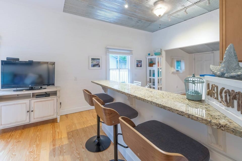 04d9f307 b1a2 45a8 9feb c07f7a1d4aee