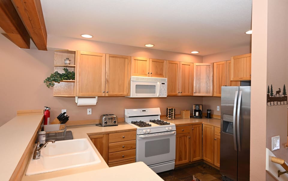 Casa Moonlight Two - kitchen