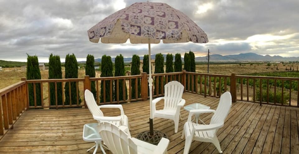 Terrace with stunning views of the Valley of Guadalupe