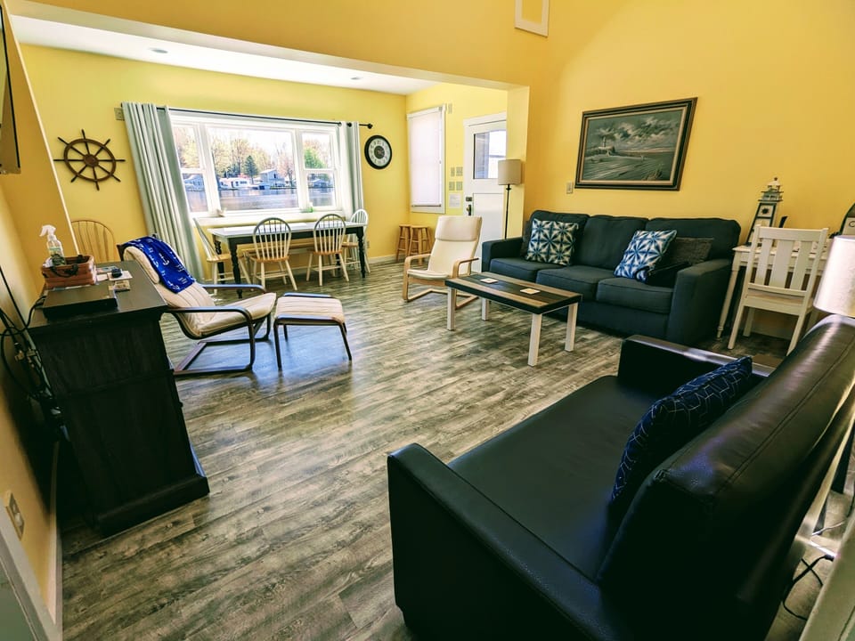 Open floor plan living / dining area.