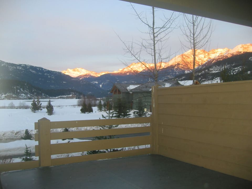 Nestled in the Nicklaus North Gold Course with stunning views, private hot tub