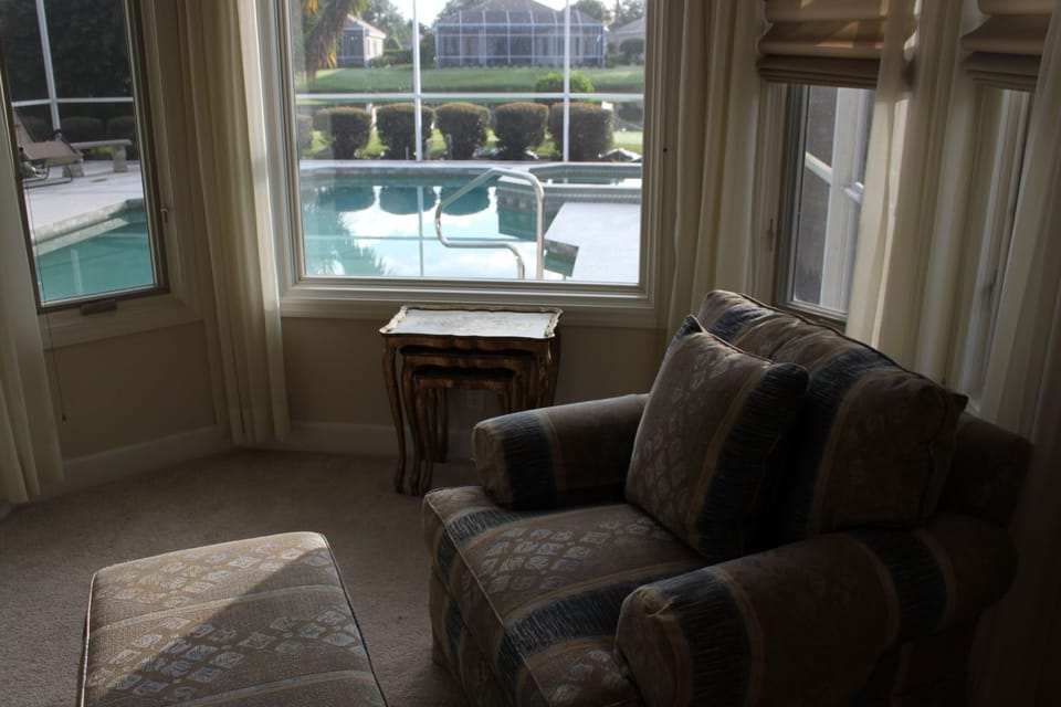 Master bedroom poolside alcove