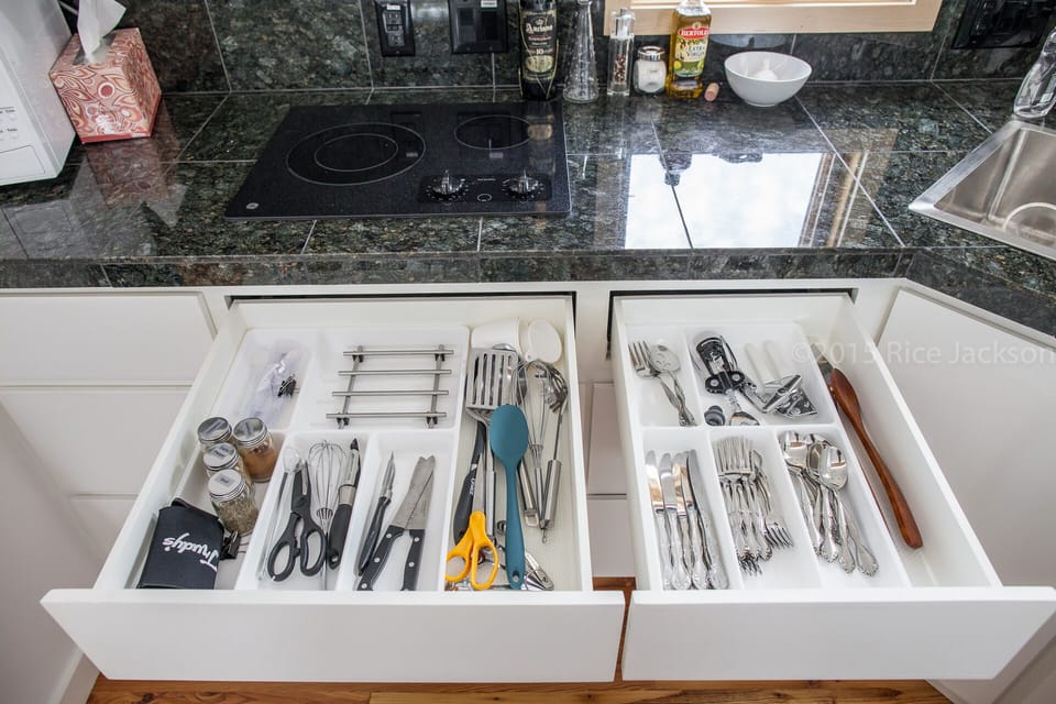 utensils and cooking implements 