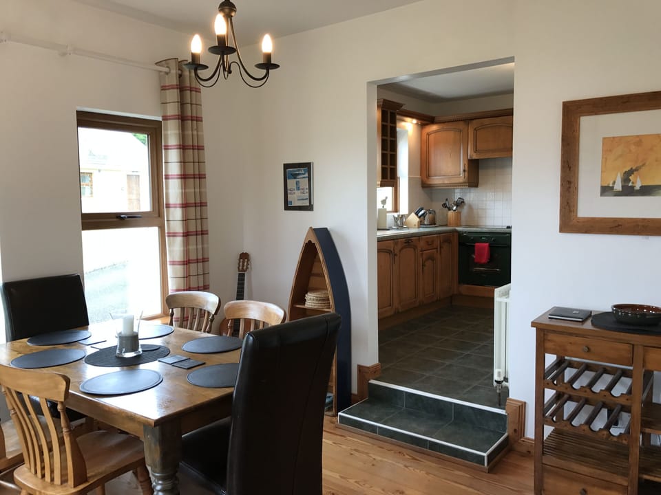 Dining room through to kitchen