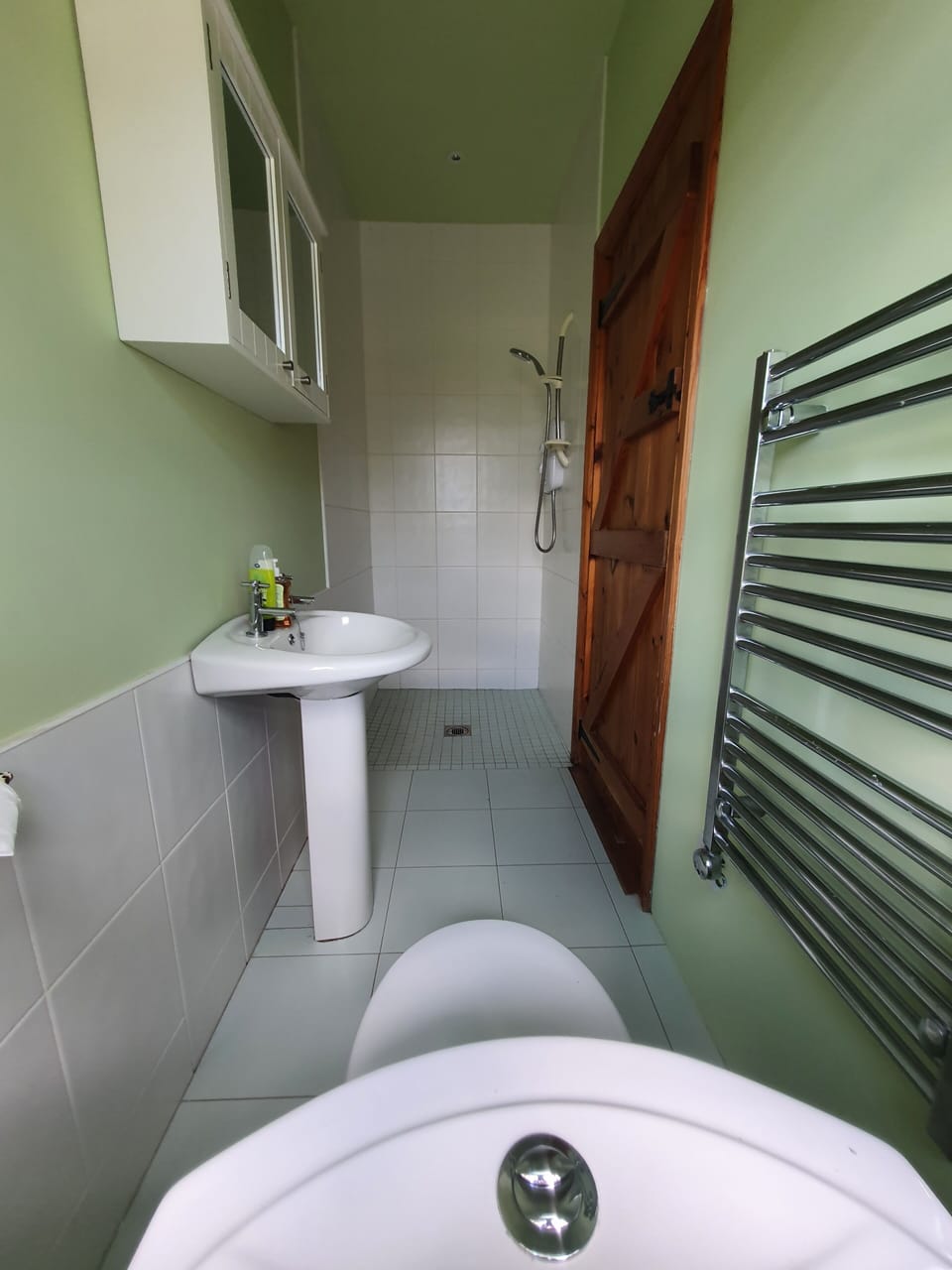 Ensuite shower room with electric on demand shower