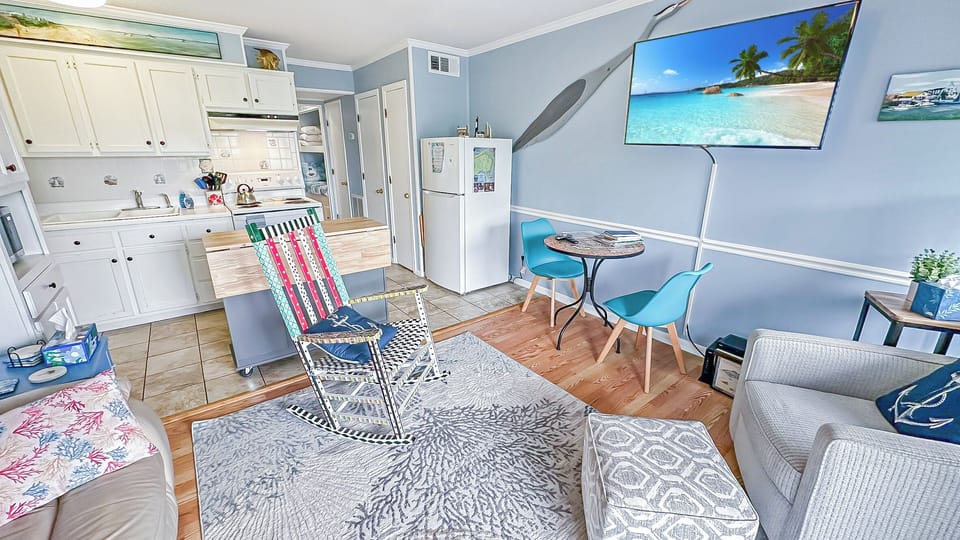 Living room, kitchen