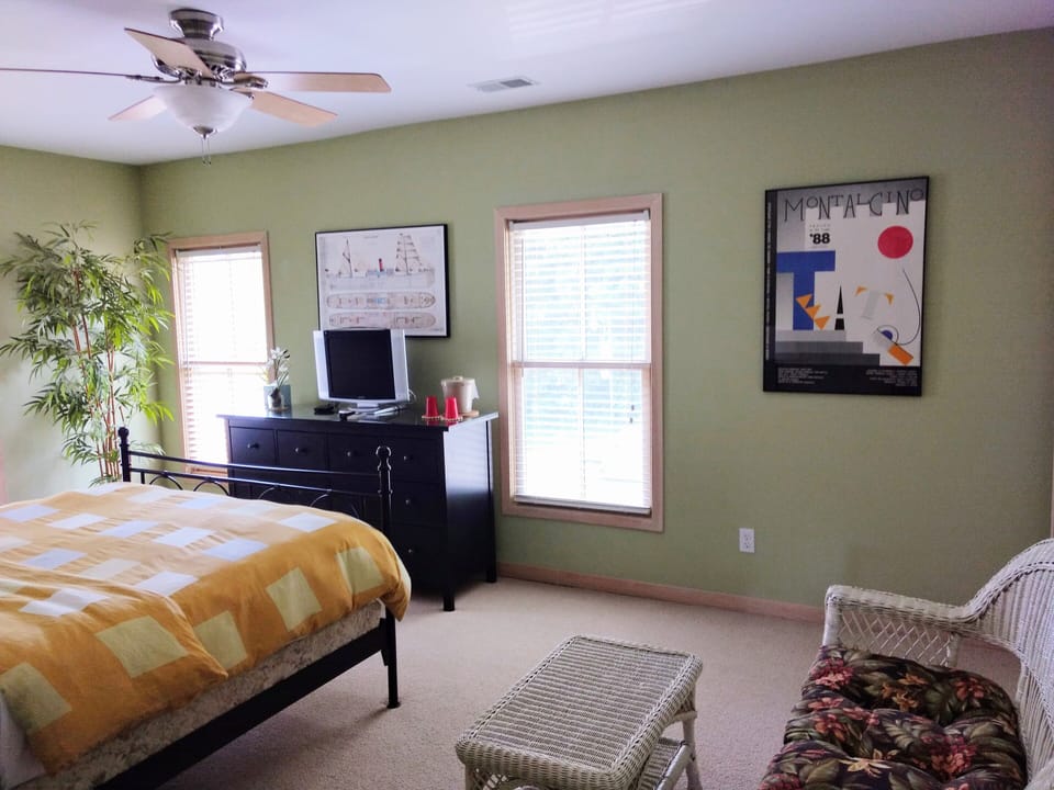 Queen Bedroom