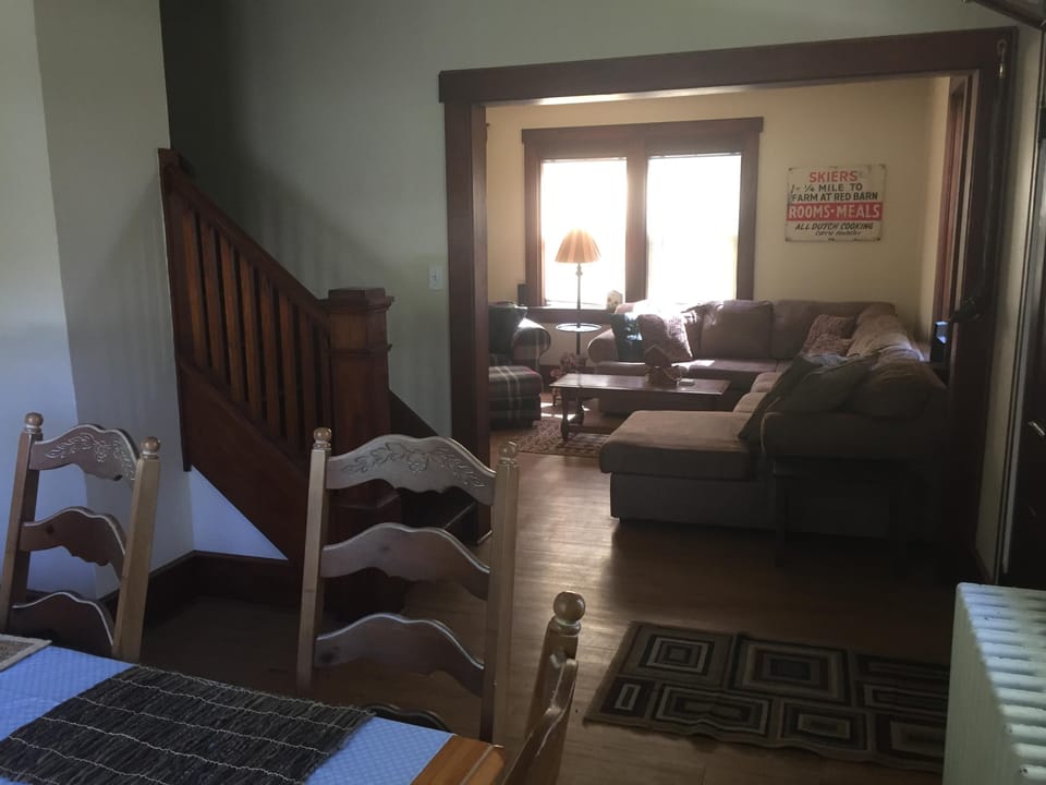 Dining room transition to living room