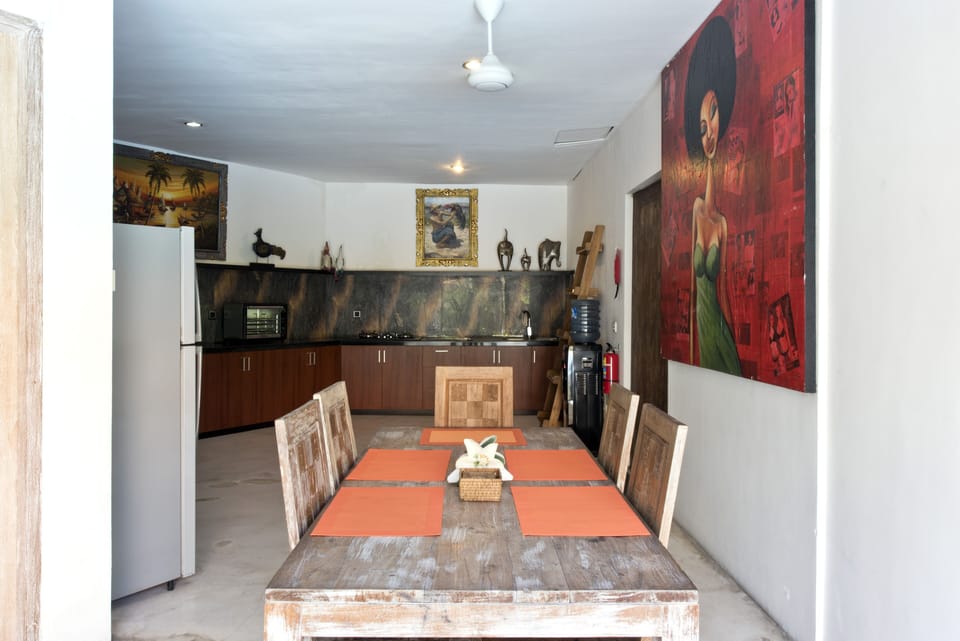 Kitchen & dining room
