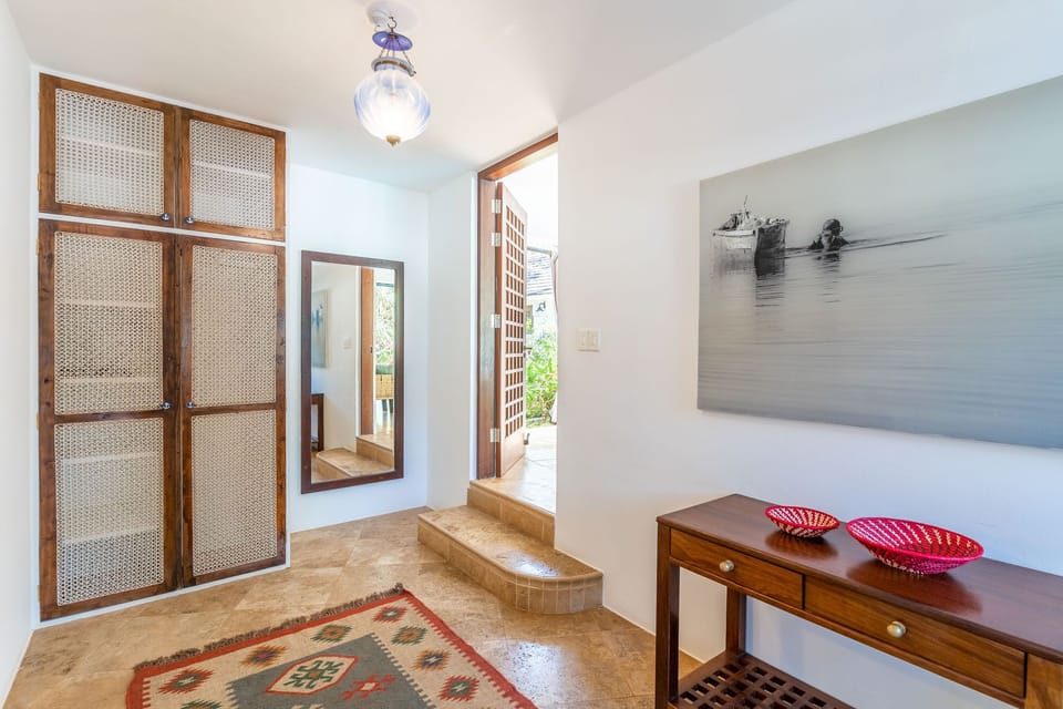 Entry to bedroom 2