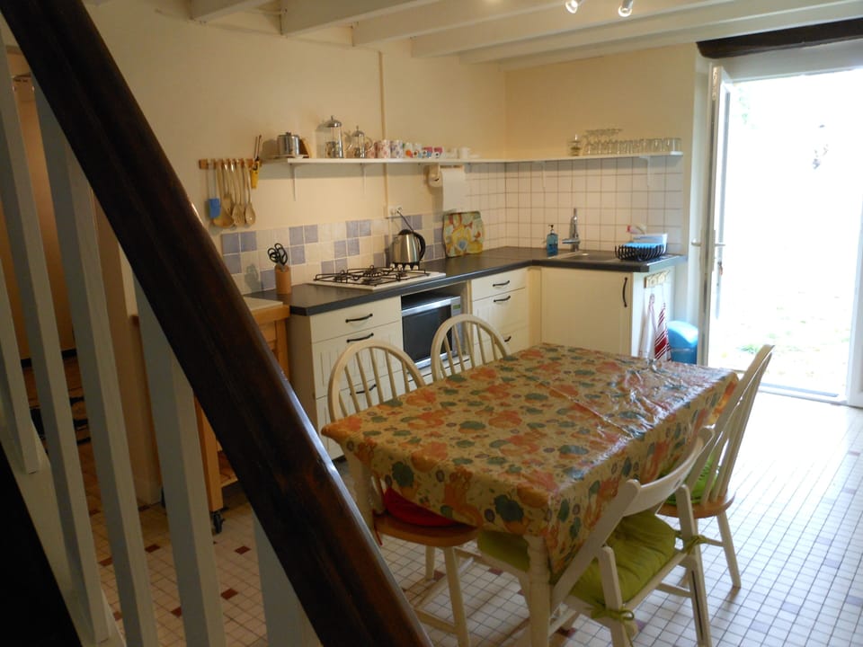 Kitchen dining room