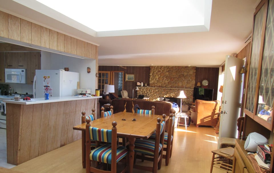 Dining, Bar, Living Room, skylight