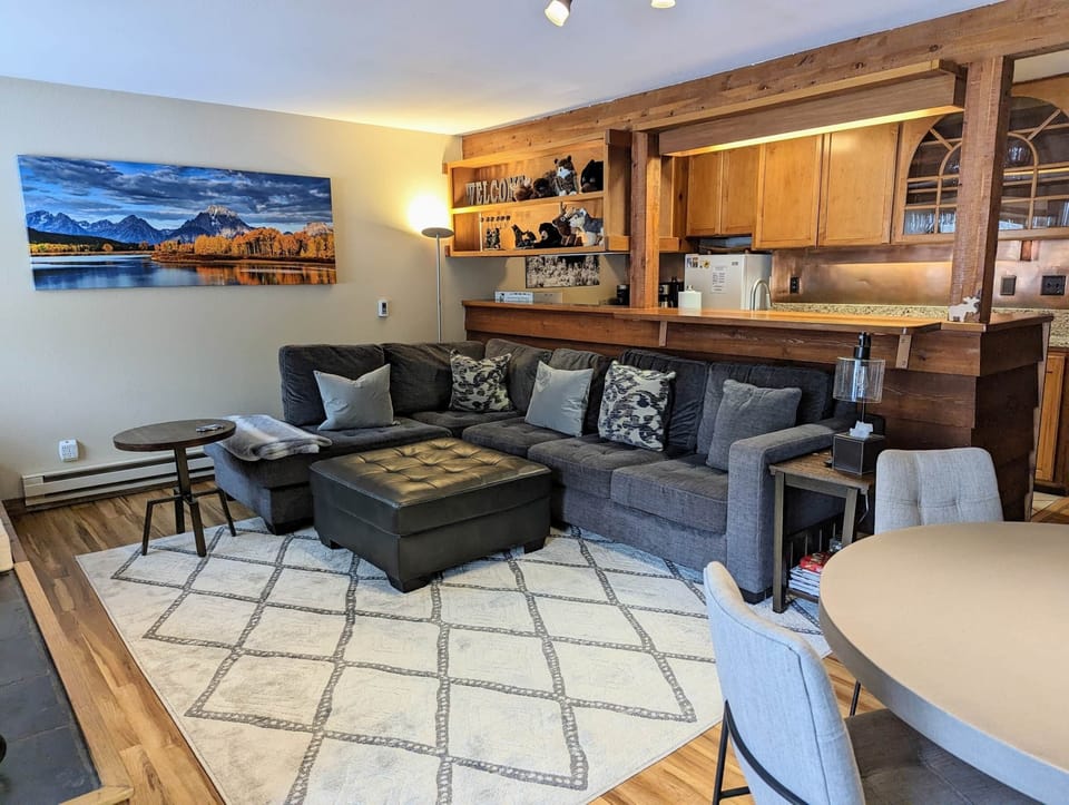 Main Living Area (1)